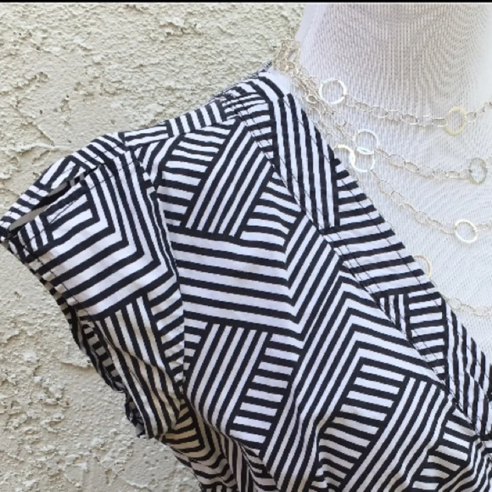 🔴 Volcom | Black & White Top